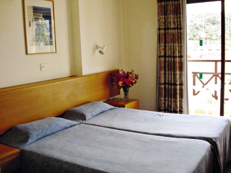 Harry'S Hotel Протарас Екстериор снимка