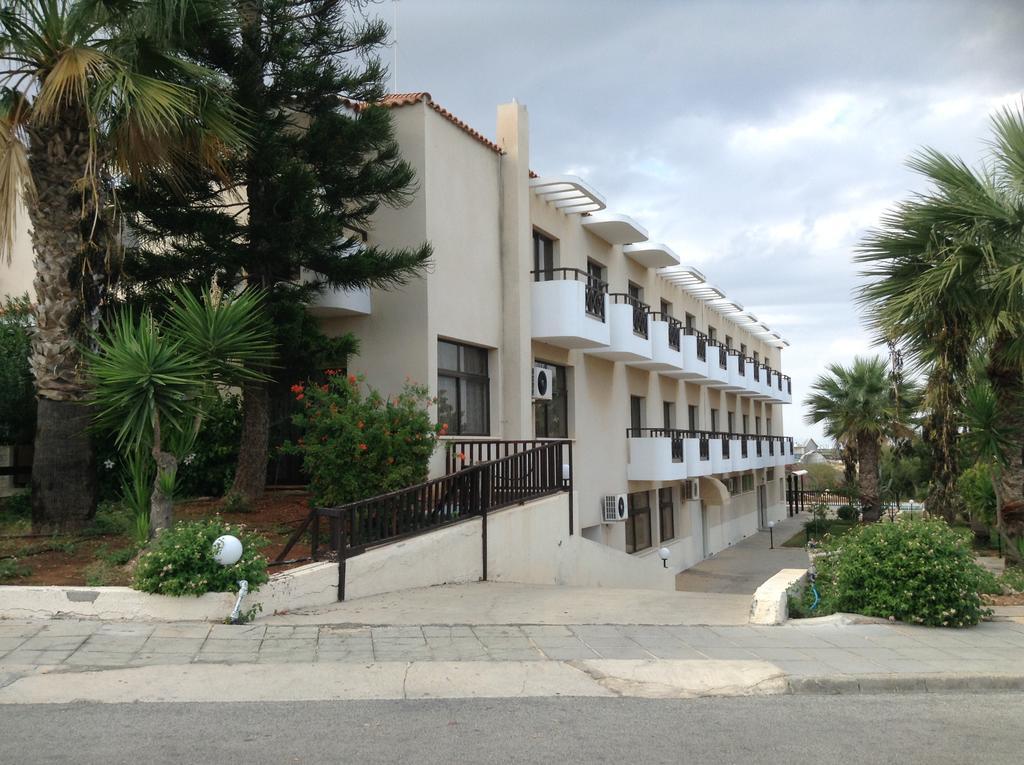 Harry'S Hotel Протарас Екстериор снимка