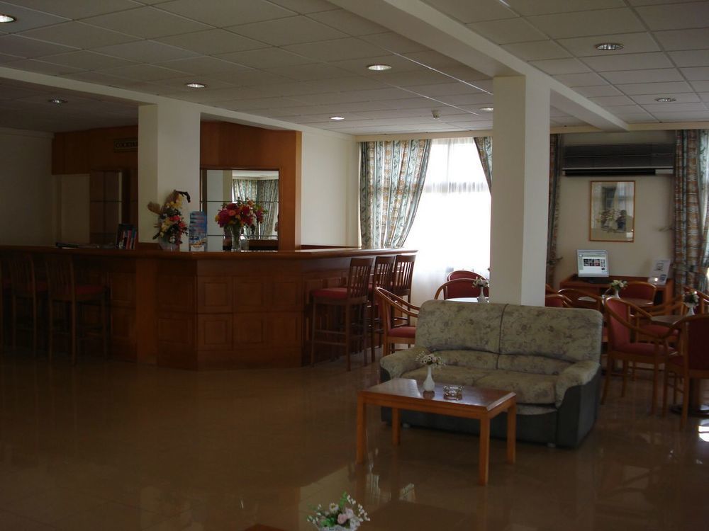 Harry'S Hotel Протарас Екстериор снимка