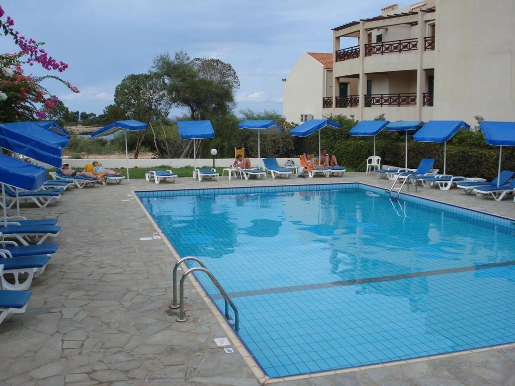 Harry'S Hotel Протарас Екстериор снимка