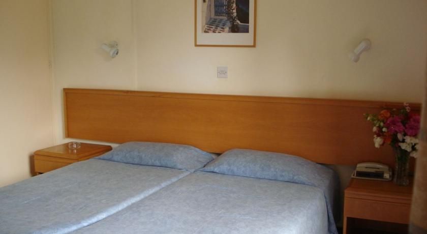 Harry'S Hotel Протарас Екстериор снимка