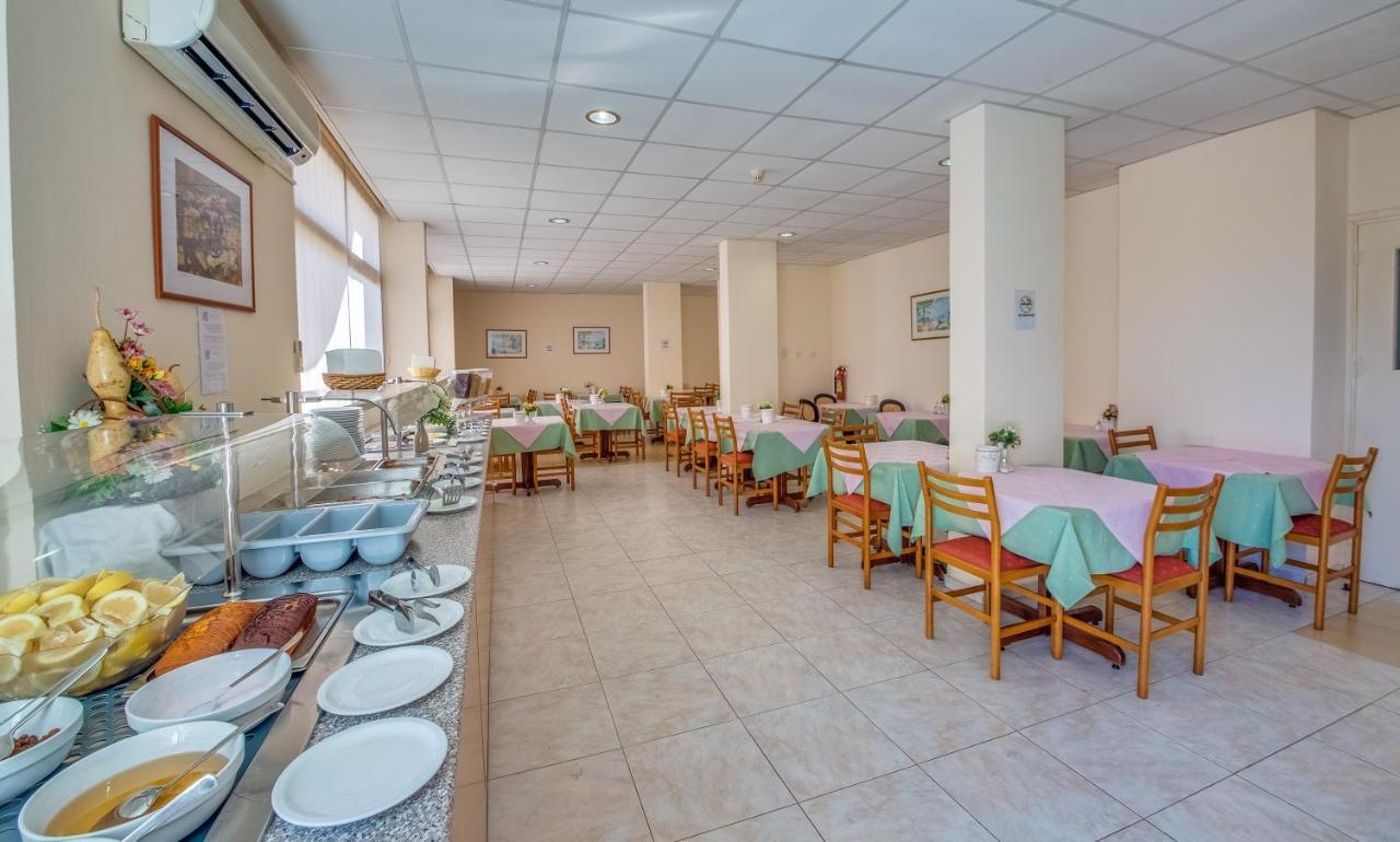 Harry'S Hotel Протарас Екстериор снимка